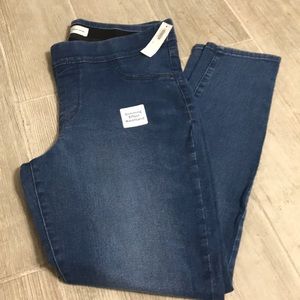 NEW WITH TAGS Old Navy super skinny women’s jeans